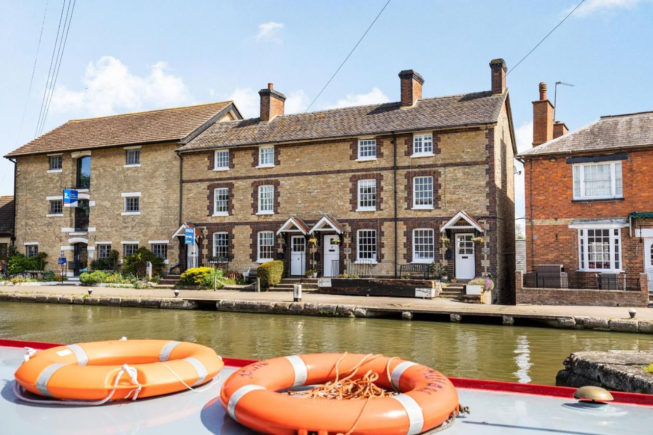 4 Canalside Cottages Towcester Ngoại thất bức ảnh