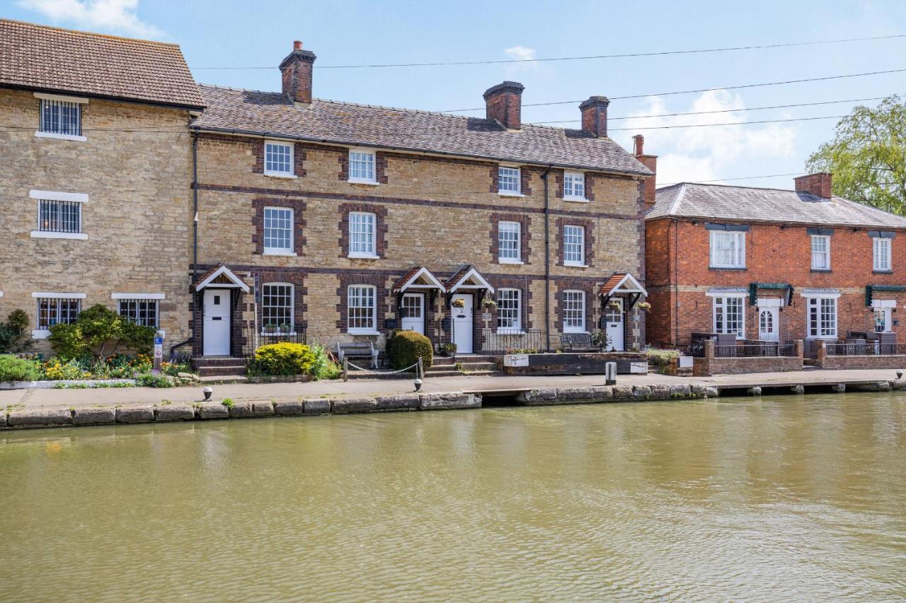 4 Canalside Cottages Towcester Ngoại thất bức ảnh