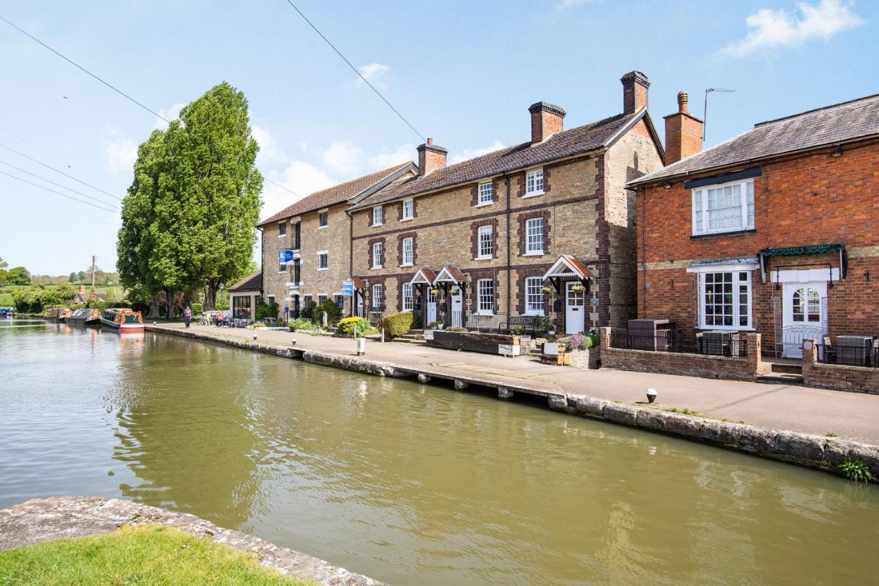4 Canalside Cottages Towcester Ngoại thất bức ảnh