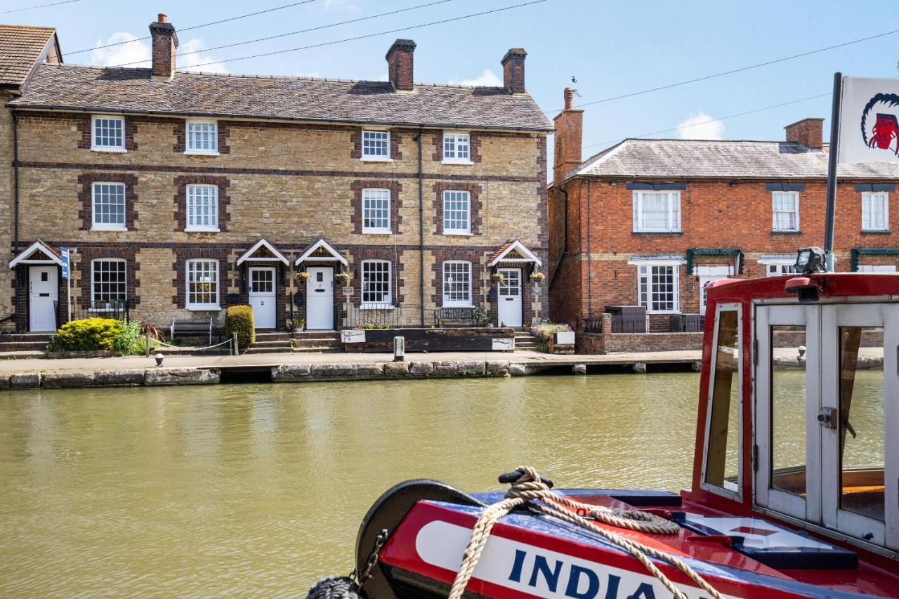 4 Canalside Cottages Towcester Ngoại thất bức ảnh