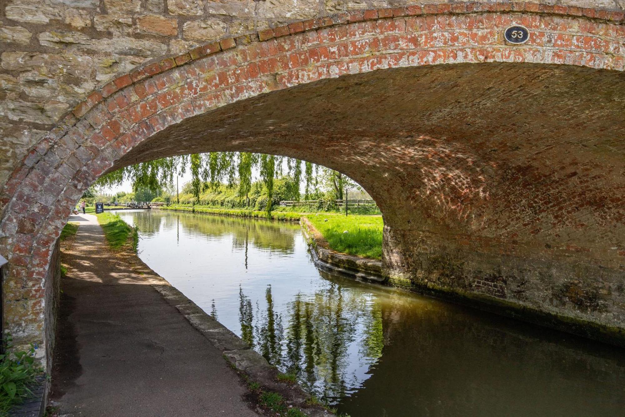 4 Canalside Cottages Towcester Ngoại thất bức ảnh