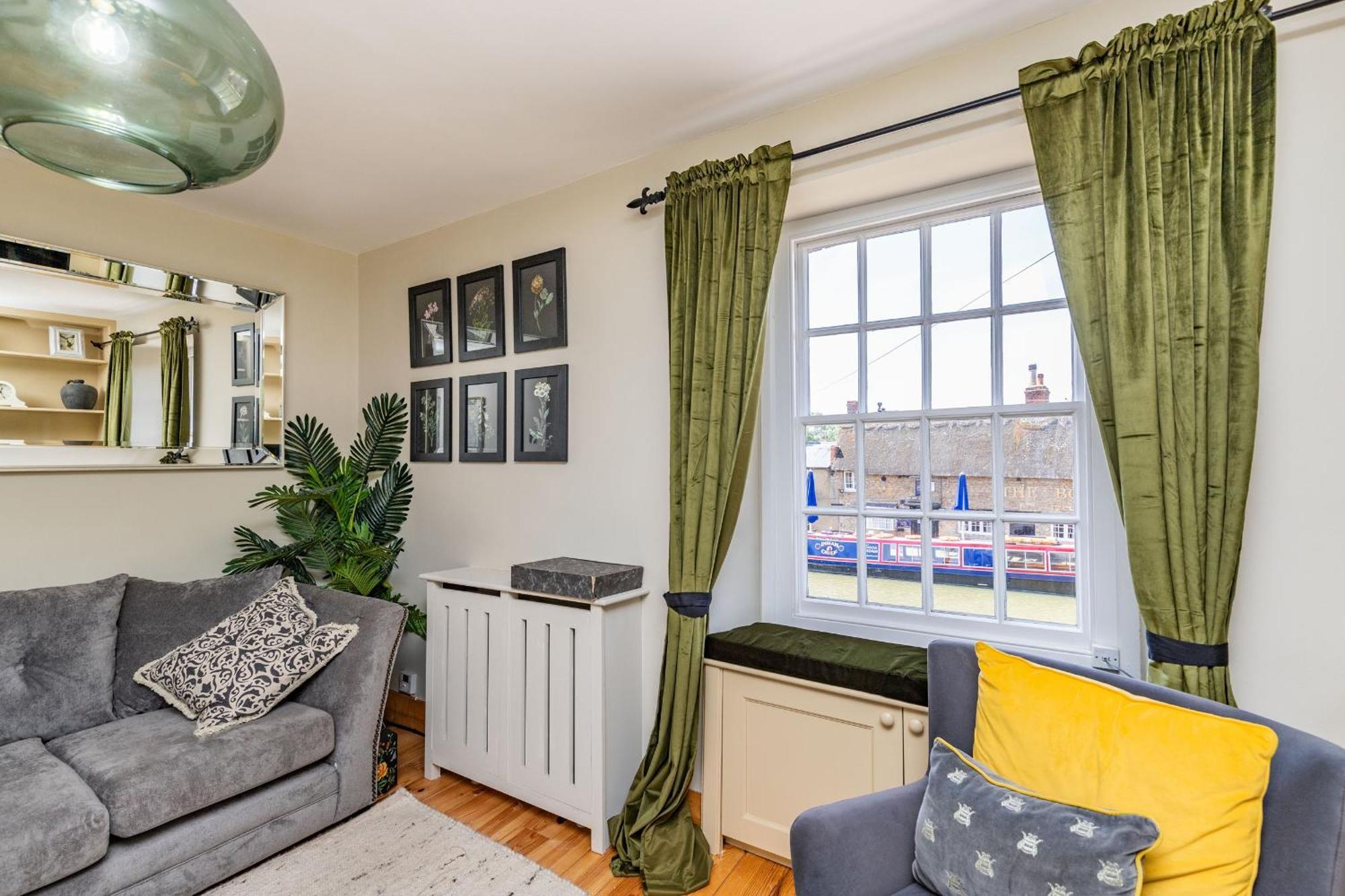 4 Canalside Cottages Towcester Ngoại thất bức ảnh