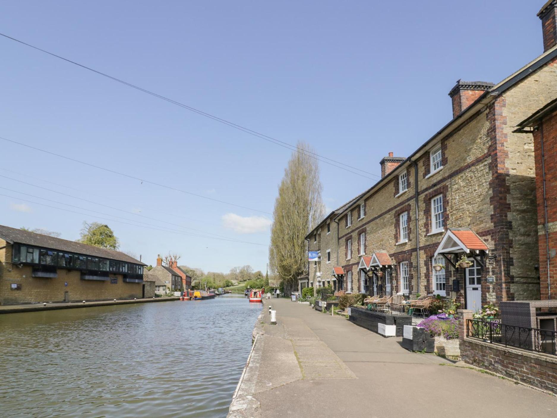 4 Canalside Cottages Towcester Ngoại thất bức ảnh