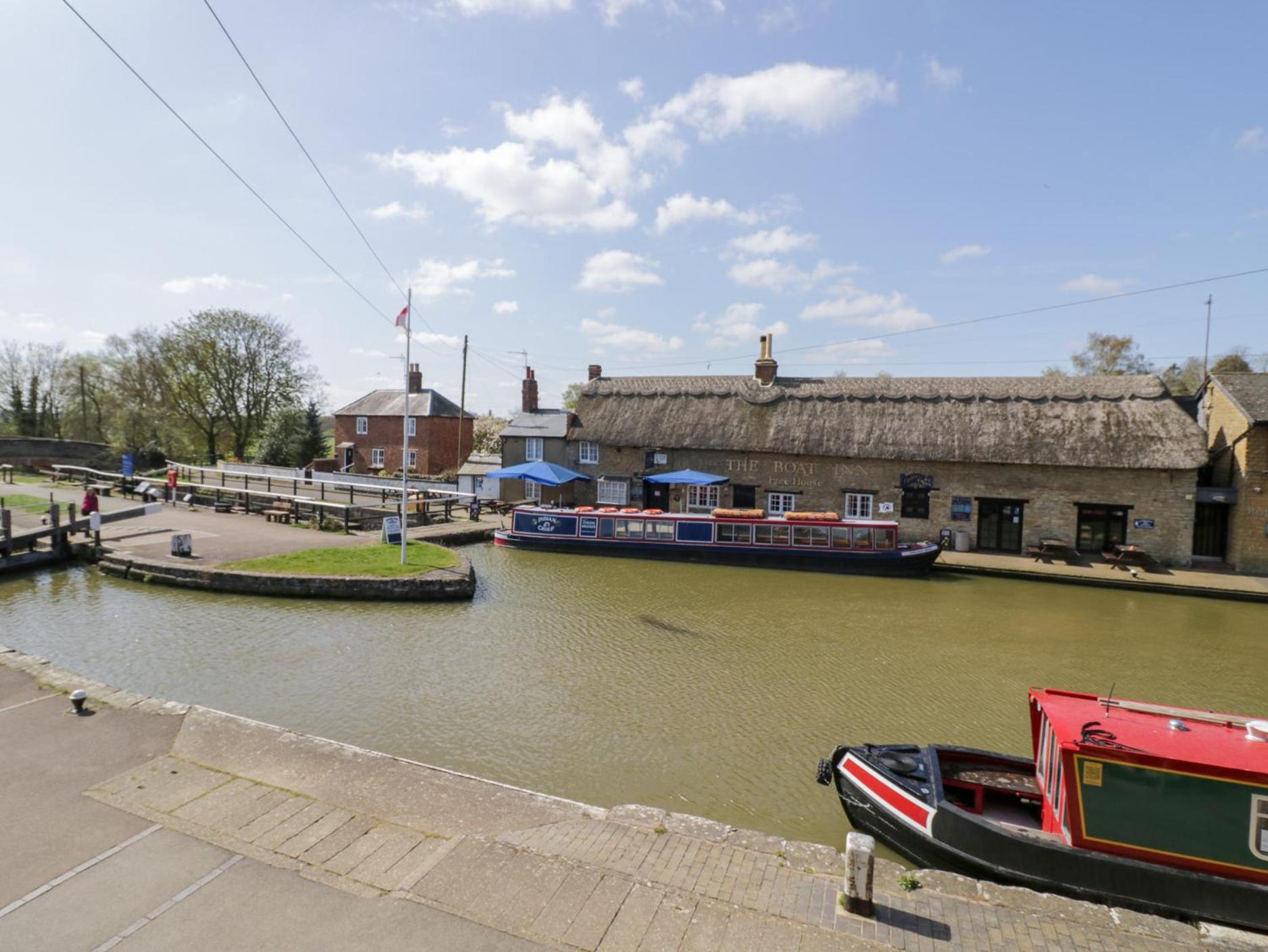 4 Canalside Cottages Towcester Ngoại thất bức ảnh